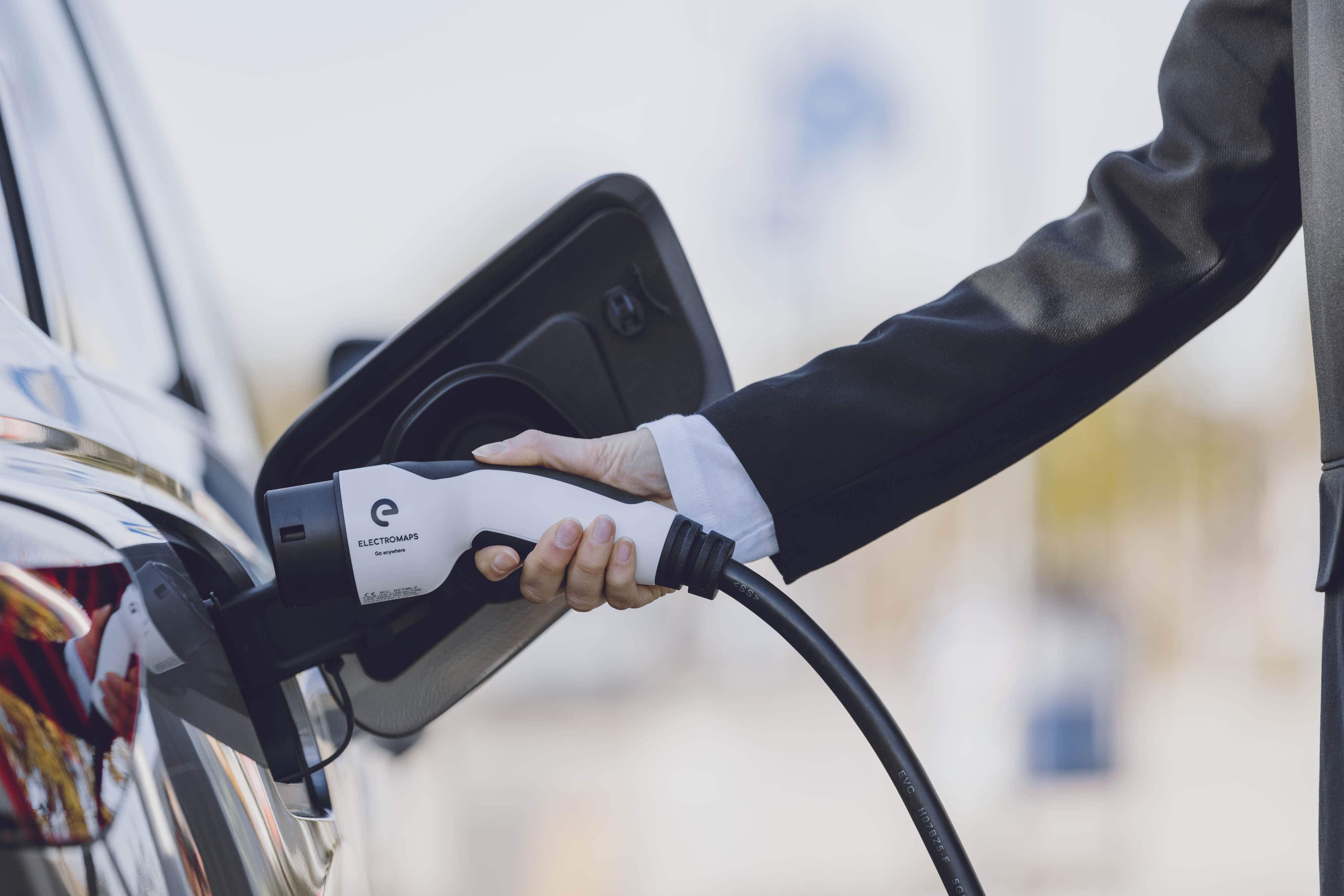 Kit de démarrage pour conducteur de VE : Câble+sac, porte-clés Electropass RFID et 50 euros de crédit de charge